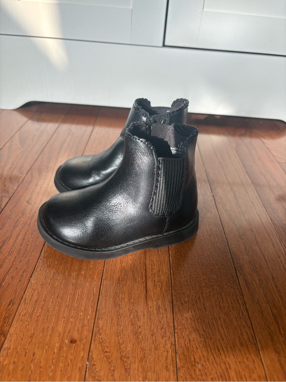 Old Navy Black Kids Chelsea Booties